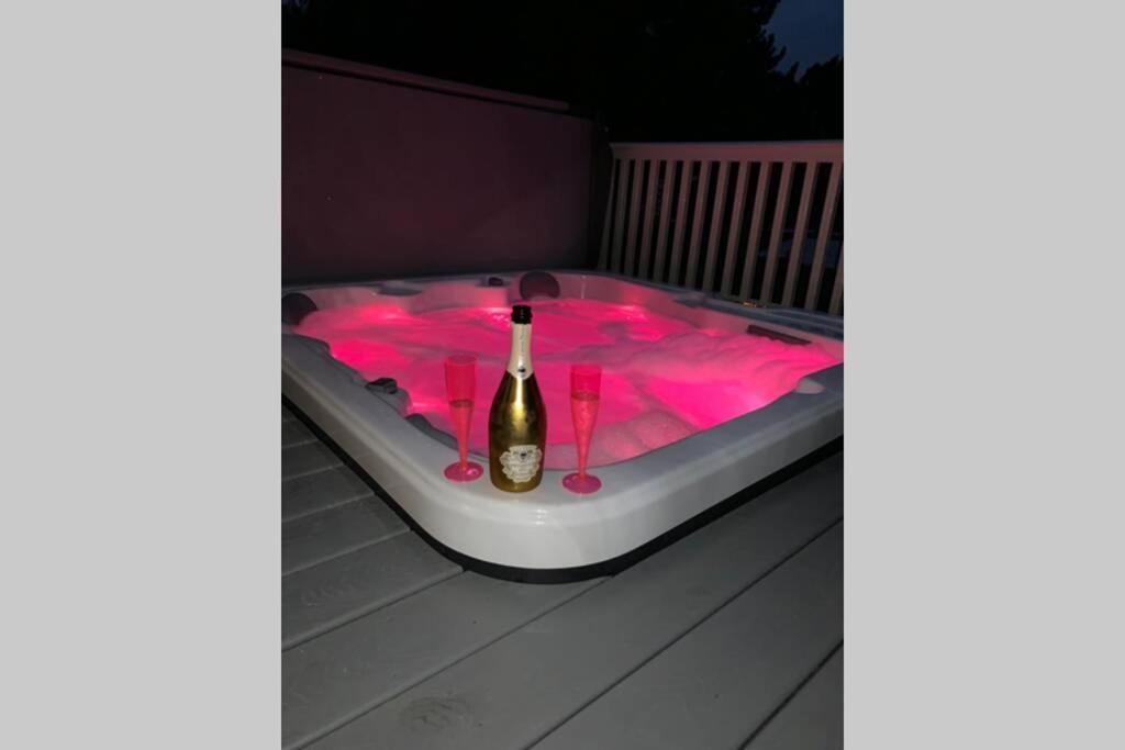Nightingale Lodge With Hot Tub Barmby on the Moor Exteriör bild